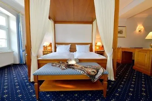 アルター パックホフ 4*