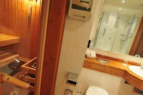 阿尔特帕克霍夫酒店 4*